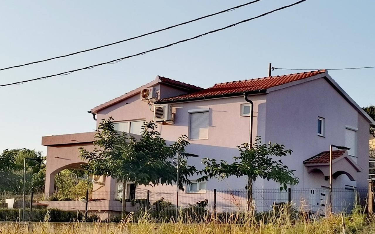 Apartmani Darko Rtina Exterior photo